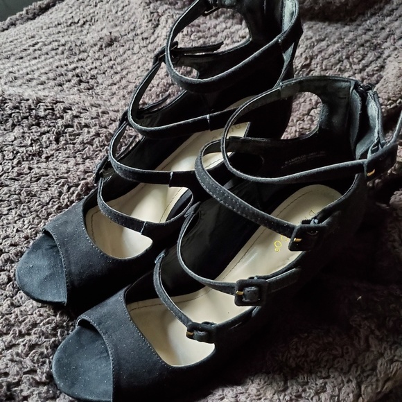 Women's Dress Shoe - Picture 1 of 3